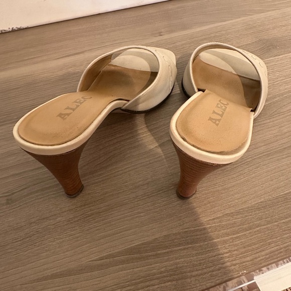 Vintage Alec “Marty” heels - Picture 4 of 5